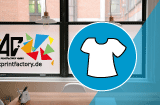 Fenster-Klebefolie 4/0 farbig bedruckt in Shirt-Form konturgeschnitten